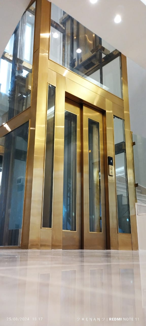 Luxury Elevator Suite