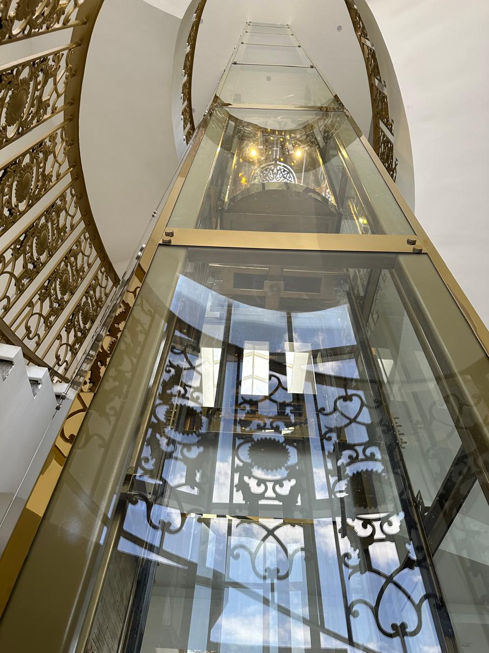 Modern Panoramic Villa Elevator